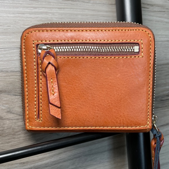 NWT- Dooney & Bourke Florentine Leather Small Zip Around Wallet, NATURAL - Picture 3 of 7